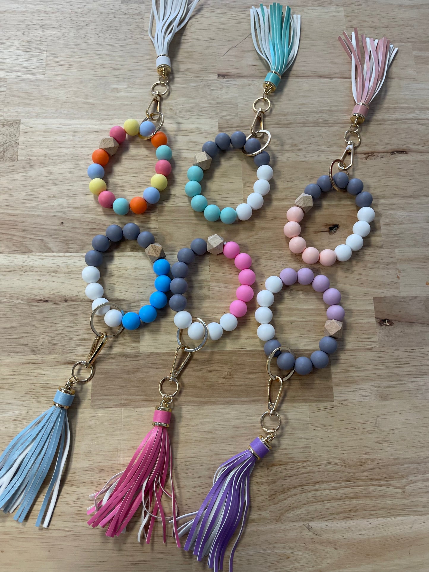 Bead wristlet keychain